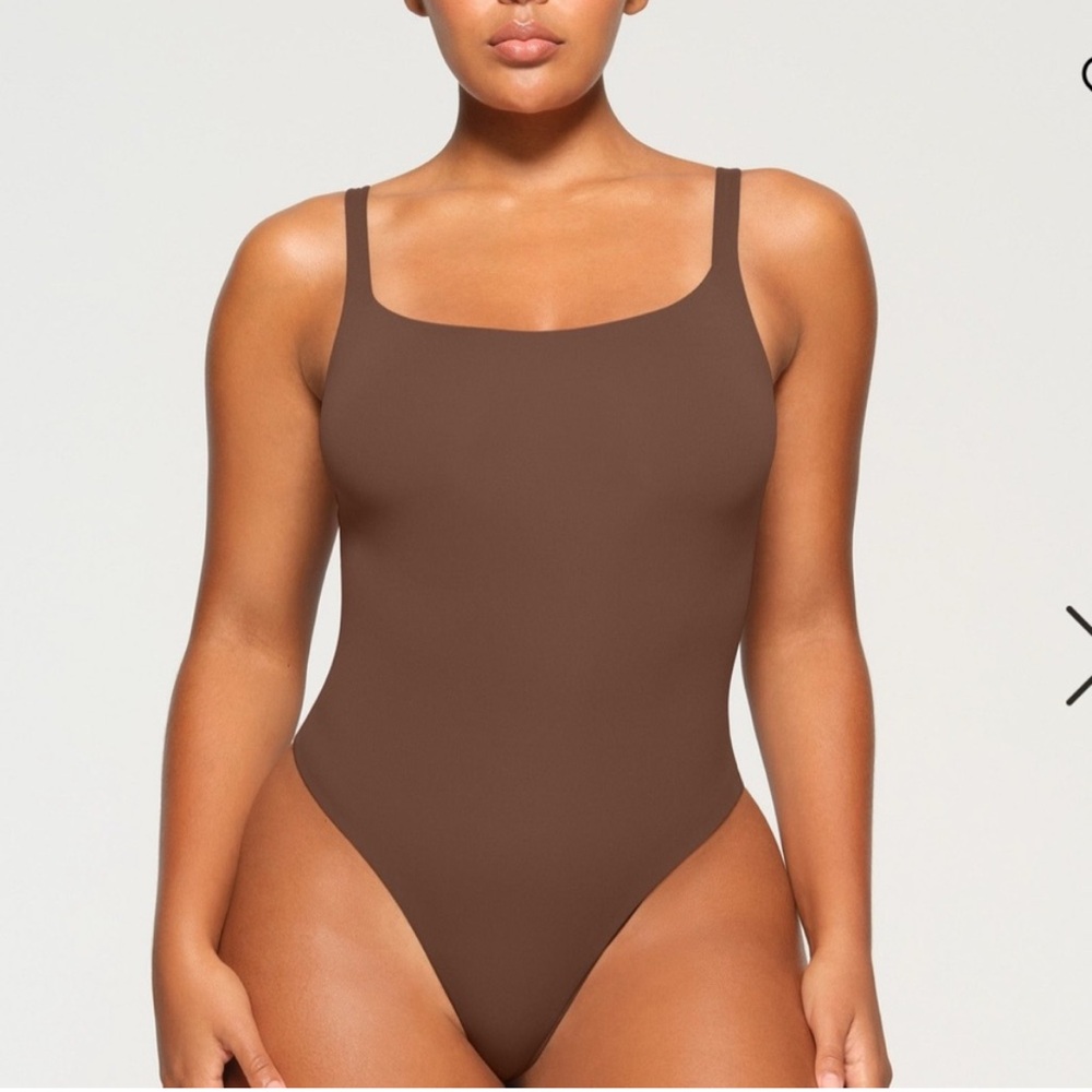 Skims tan brown SQUARE NECK BODYSUIT  M